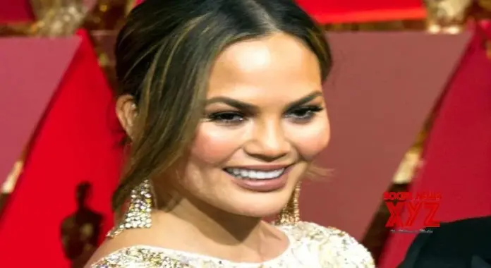 Chrissy Teigen gets eyebrows trimmed, says ‘time for my haircut’