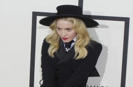 Madonna pokes fun at Pope with hoodie design