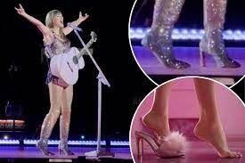 Taylor Swift suffers heel wardrobe malfunction during Brazil show