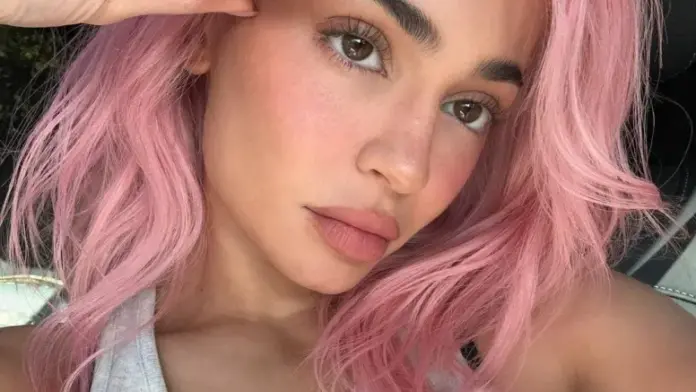 Kylie Jenner unveils transformation with bright pink hair