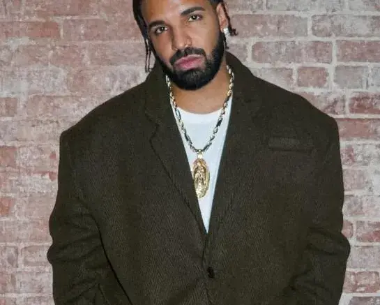 Drake gifts $25,000 to pregnant fan at Texas concert